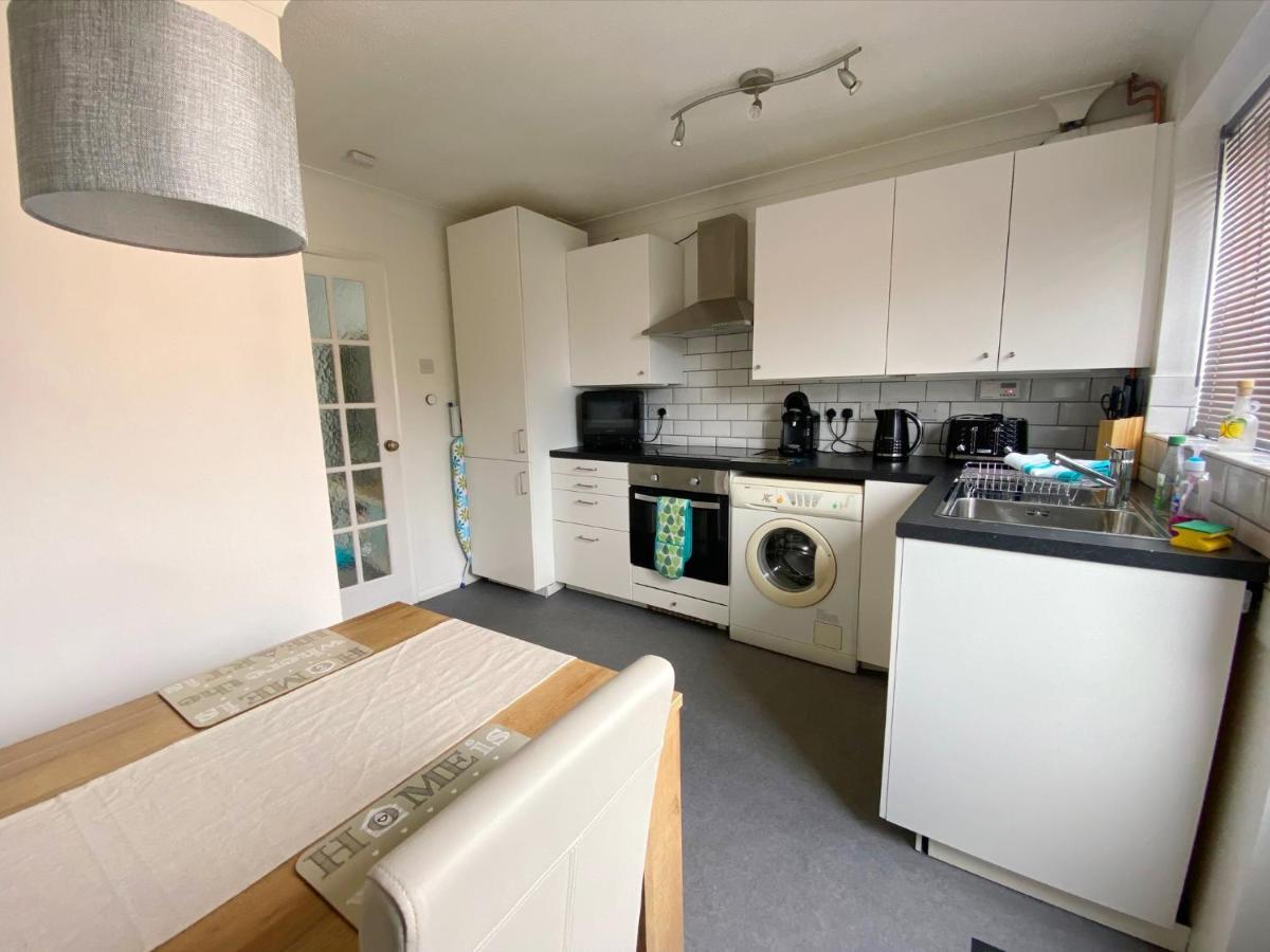 2 Bedroom Private House Near Bedford Town And Train Station Exterior foto