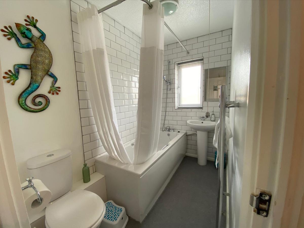 2 Bedroom Private House Near Bedford Town And Train Station Exterior foto