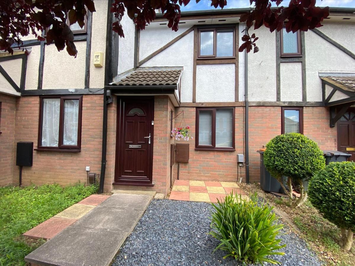 2 Bedroom Private House Near Bedford Town And Train Station Exterior foto